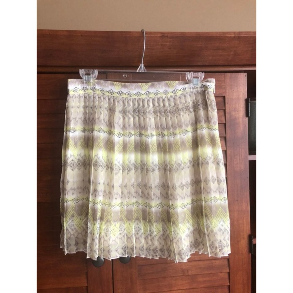 New American Eagle Sz 8 Pleated Skirt